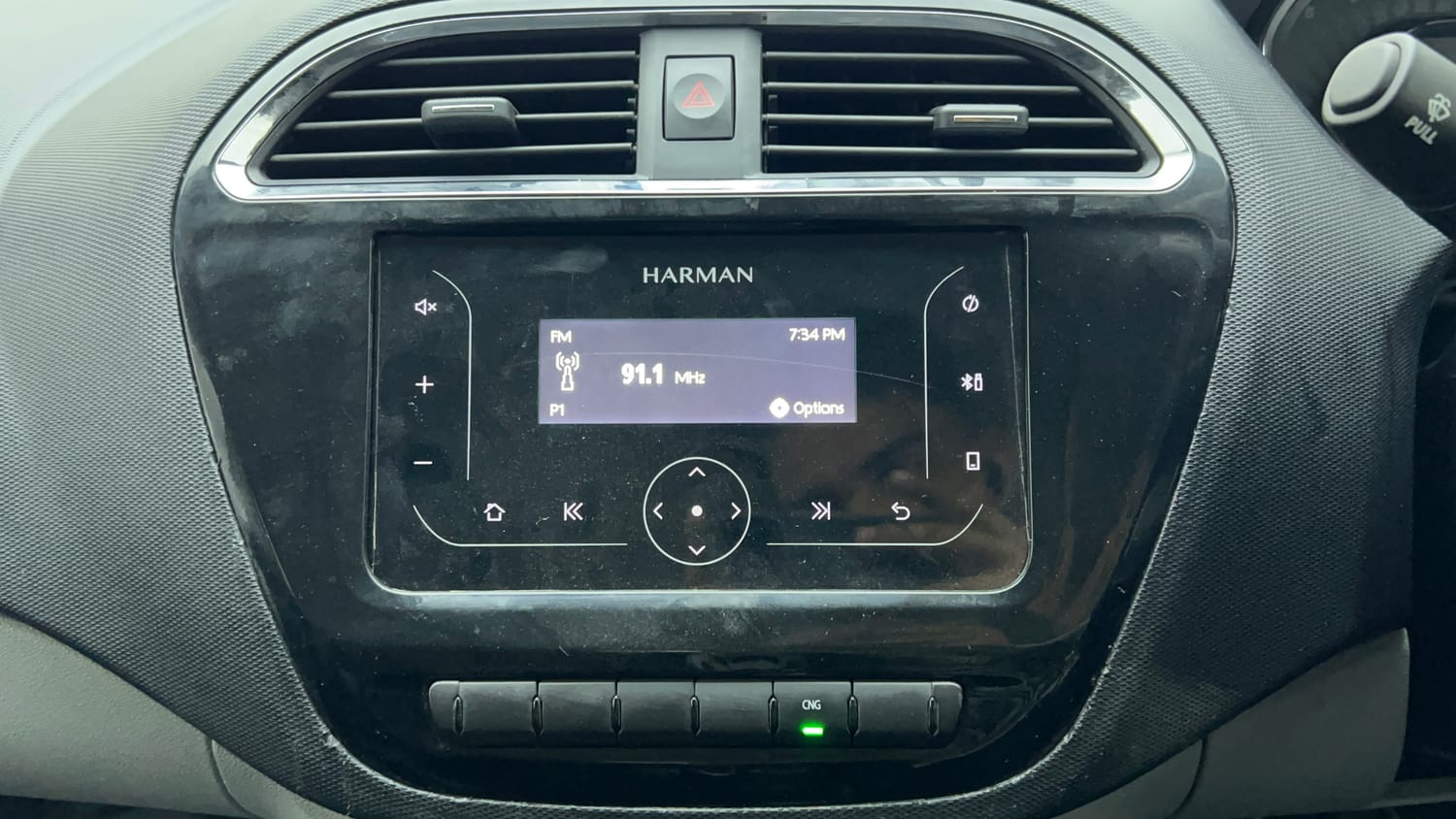 Used 2023 Tata Tiago XT CNG Cng Manual top_features Integrated (in-dash) music system
