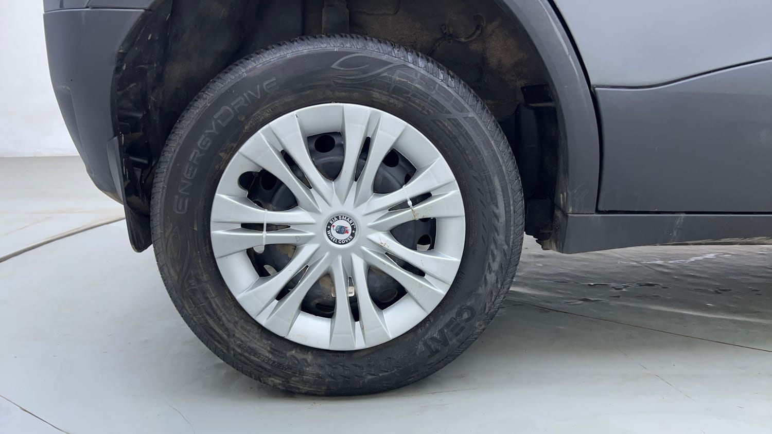 Used 2024 Tata Punch Pure CNG Cng Manual tyres RIGHT REAR TYRE RIM VIEW