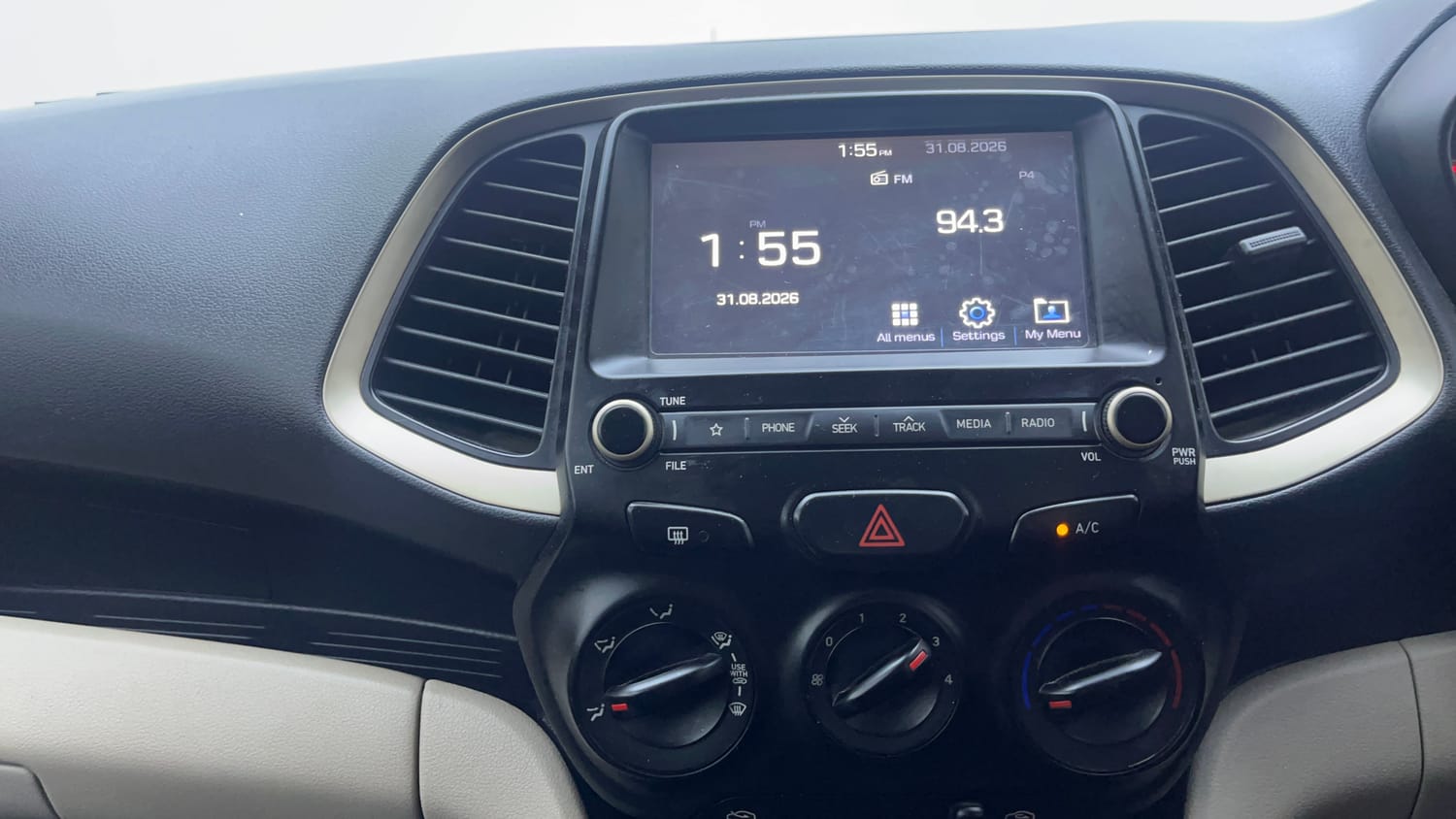Used 2019 Hyundai Santro Asta Petrol Manual interior MUSIC SYSTEM & AC CONTROL VIEW