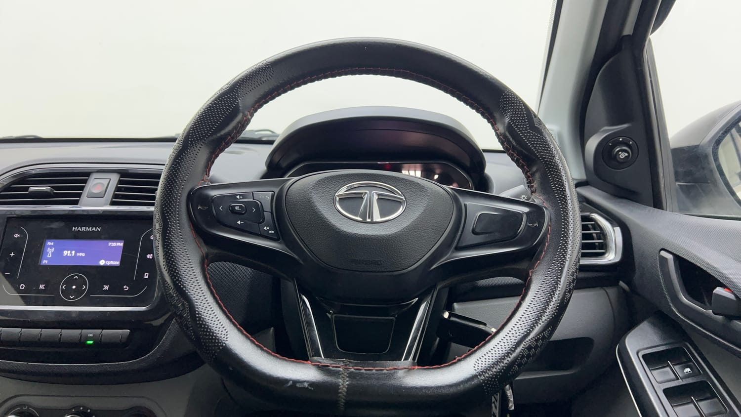 Used 2023 Tata Tiago XT CNG Cng Manual interior STEERING VIEW