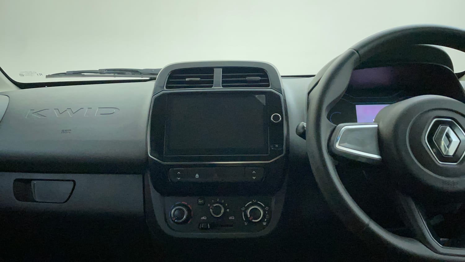 Used 2021 Renault Kwid RXT 1.0 AMT Opt Petrol Automatic interior MUSIC SYSTEM & AC CONTROL VIEW