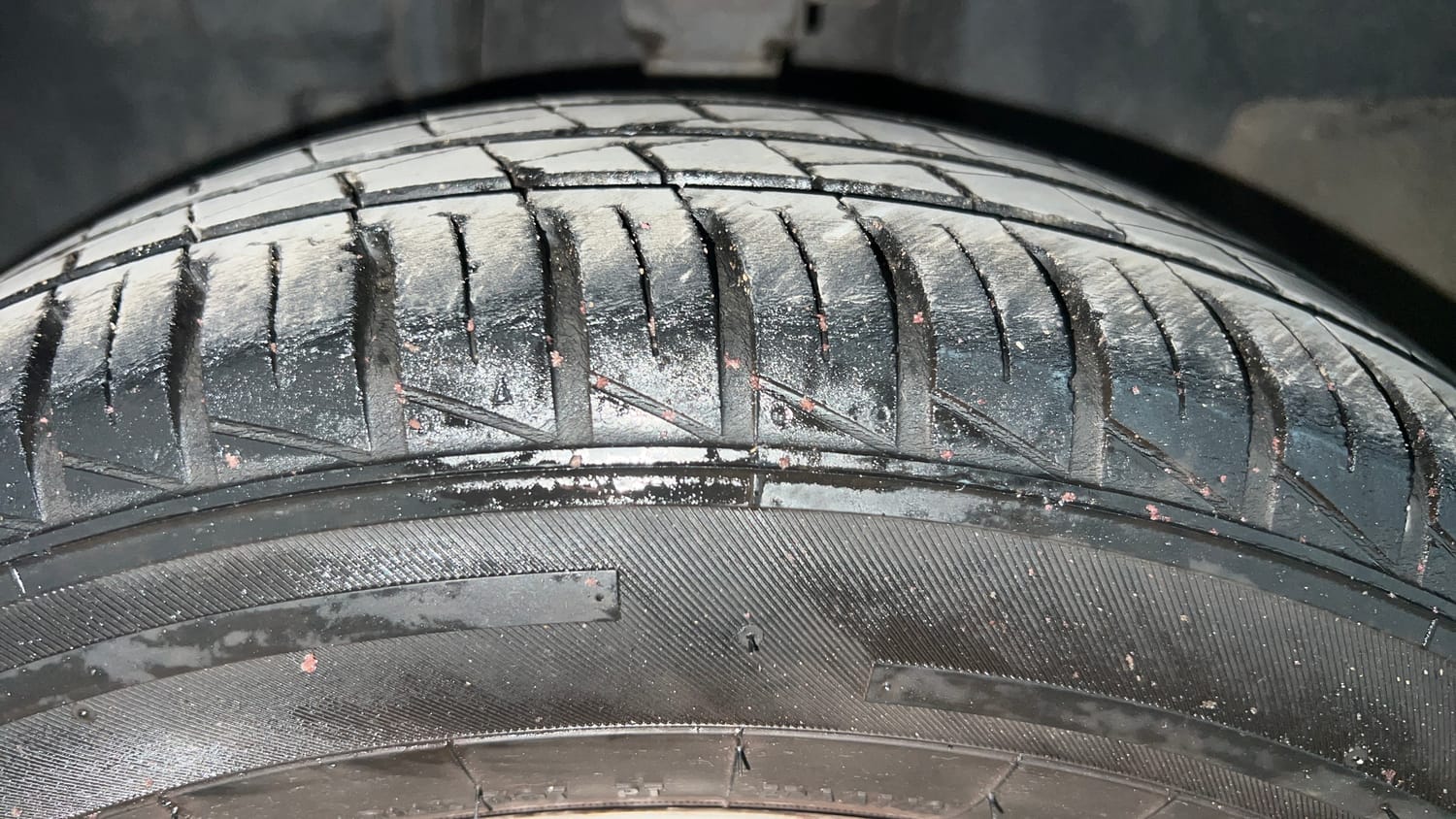 Used 2021 Renault Kwid RXT 1.0 AMT Opt Petrol Automatic tyres LEFT FRONT TYRE TREAD VIEW