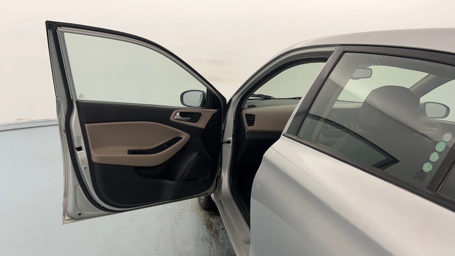 Used 2014 Hyundai Elite i20 Sportz 1.2 Petrol Manual interior LEFT FRONT DOOR OPEN VIEW