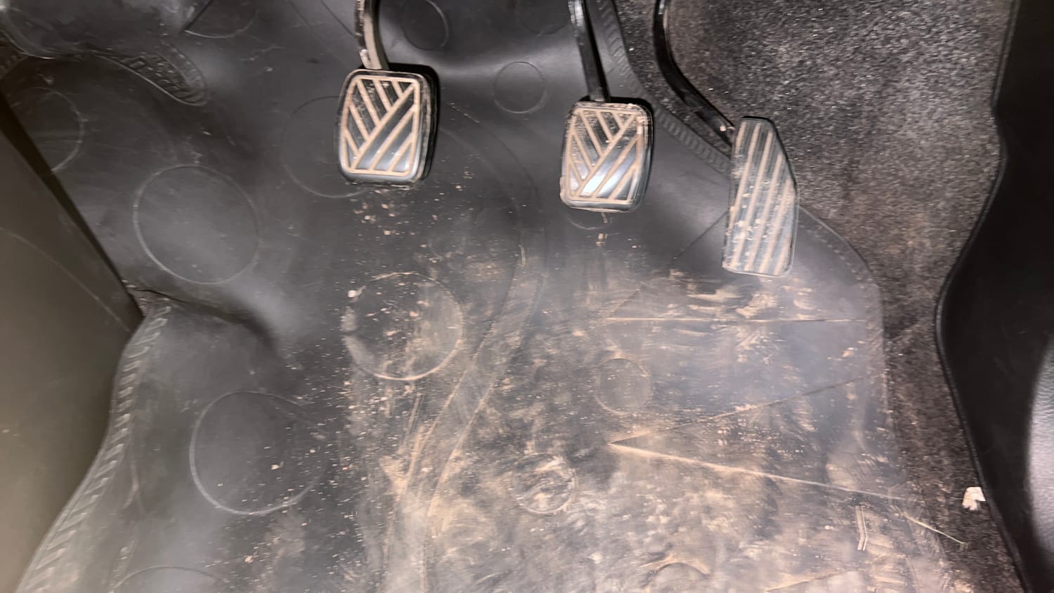 Used 2017 Maruti Suzuki Wagon R VXI Petrol Manual interior PEDALS VIEW