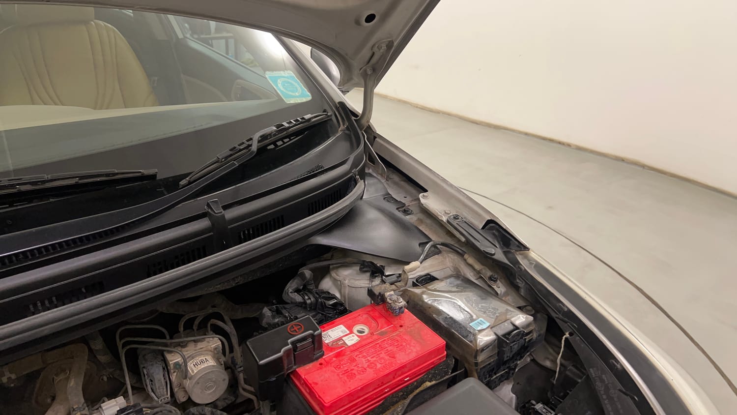 Used 2018 Hyundai Elite i20 Asta 1.2 (O) Petrol Manual engine ENGINE LEFT SIDE HINGE & APRON VIEW
