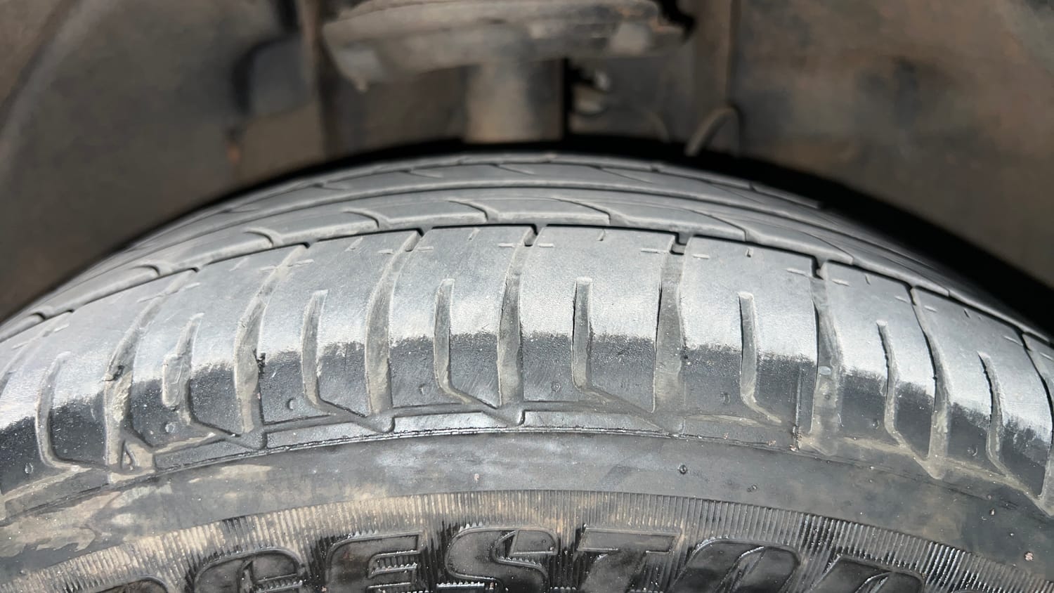 Used 2024 Tata Tiago XT Petrol Manual tyres RIGHT FRONT TYRE TREAD VIEW