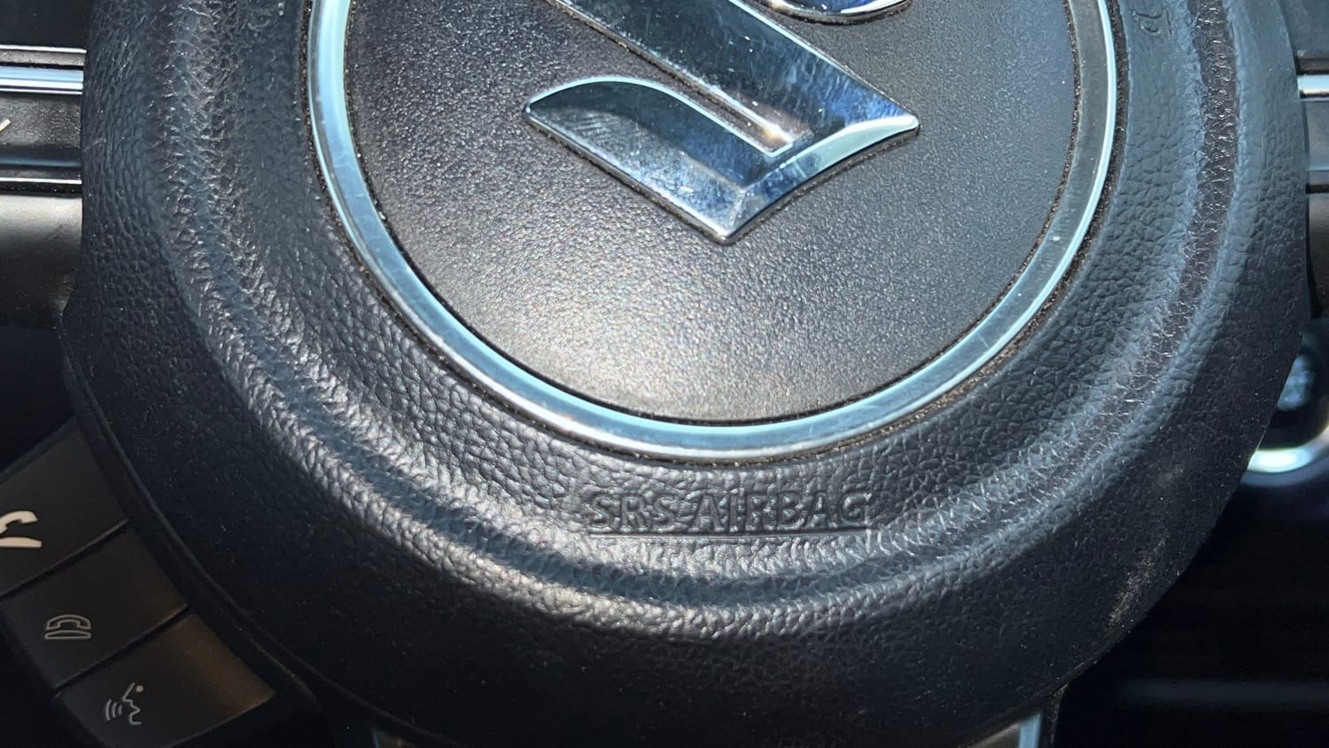 Used 2023 Maruti Suzuki Baleno Zeta MT Petrol Manual top_features Airbags