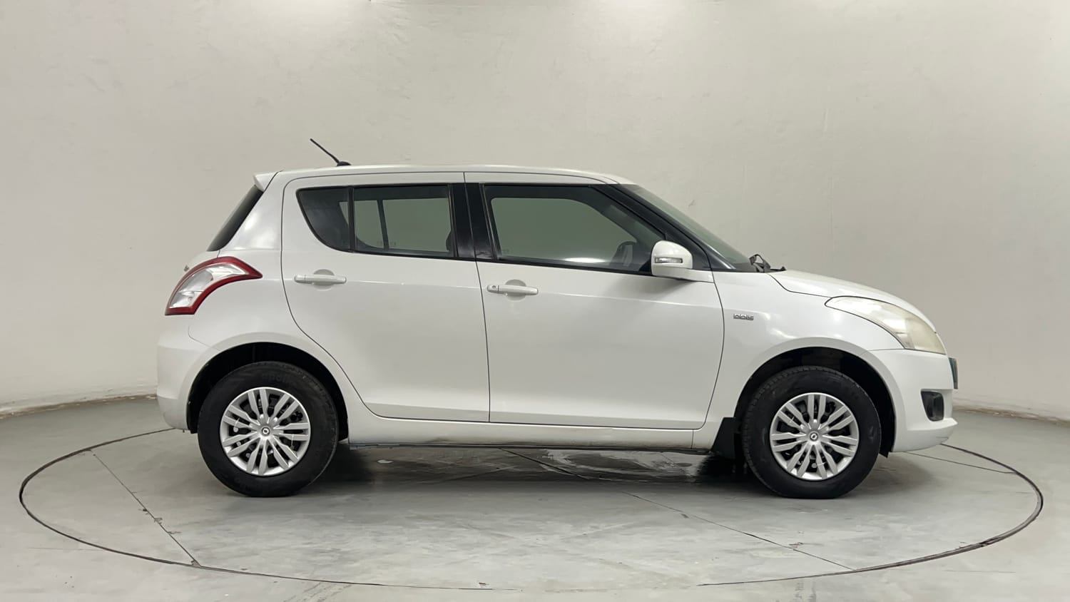 Used 2012 Maruti Suzuki Swift VDi Diesel Manual exterior RIGHT SIDE VIEW