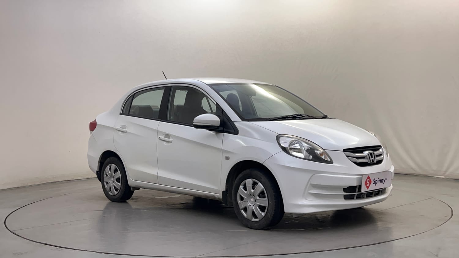 Used 2016 Honda Amaze 1.2 S i-VTEC Petrol Manual exterior RIGHT FRONT CORNER VIEW
