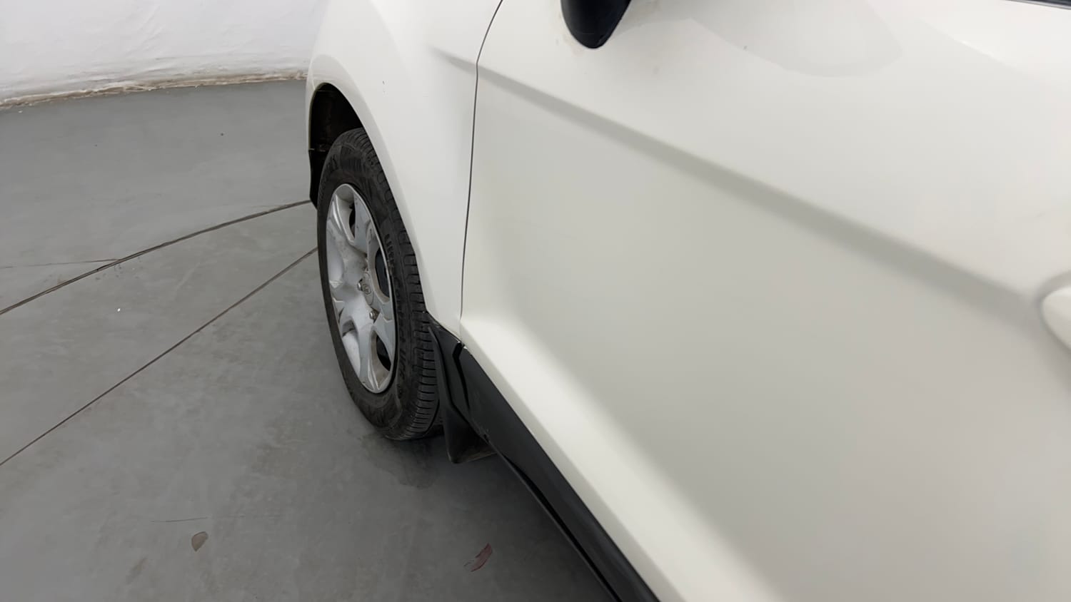 Used 2015 Ford EcoSport Trend 1.5 TDCi Diesel Manual dents MINOR SCRATCH