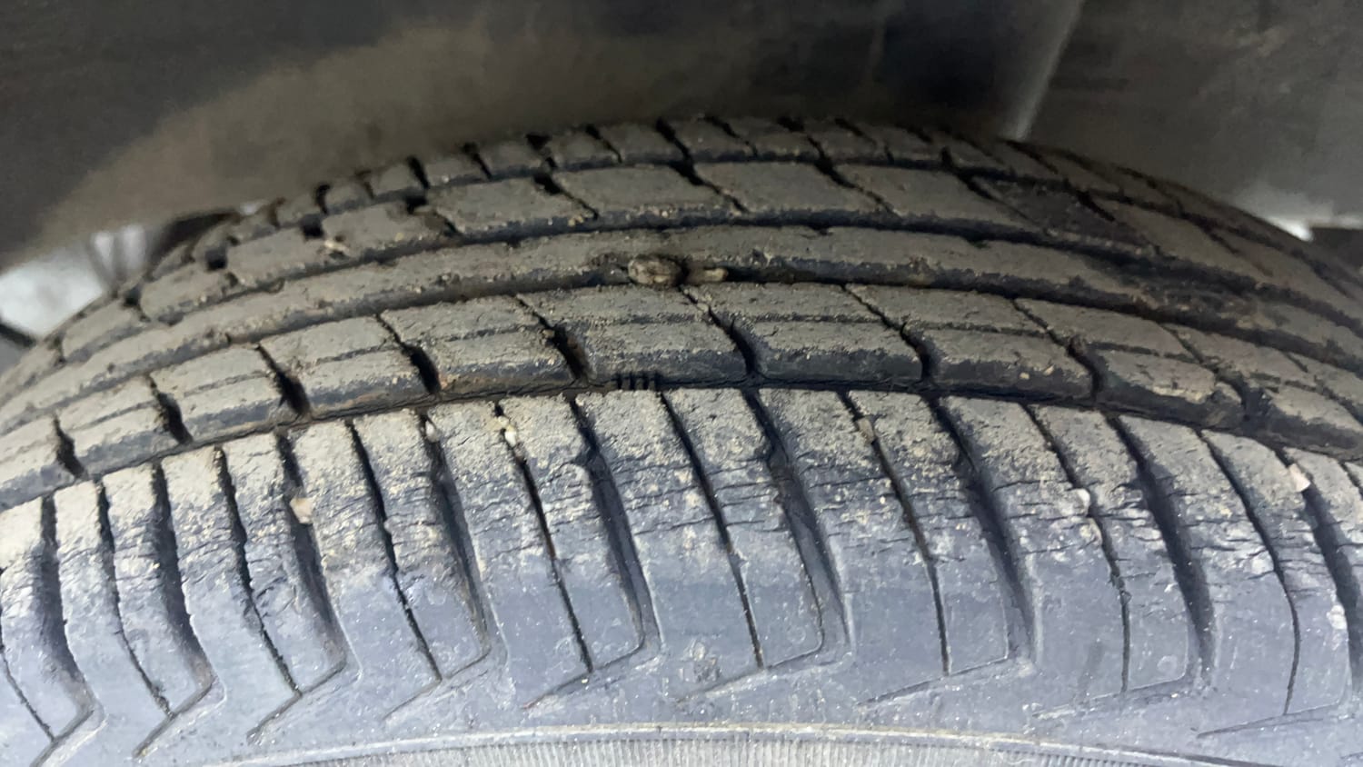 Used 2018 Renault Kwid 1.0 RXT Petrol Manual tyres LEFT REAR TYRE TREAD VIEW