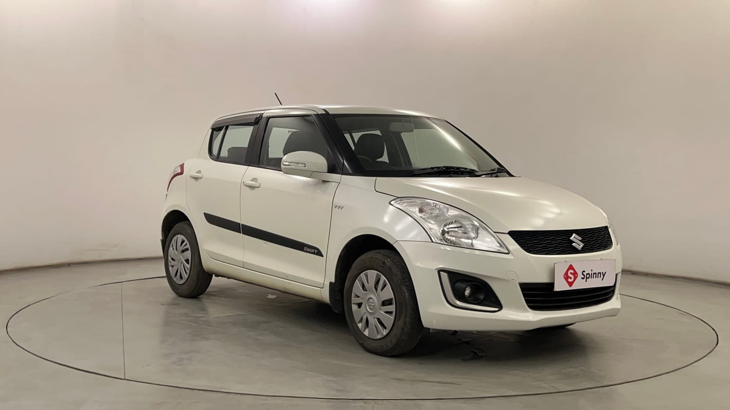 Used 2015 Maruti Suzuki Swift VXi Petrol Manual exterior RIGHT FRONT CORNER VIEW