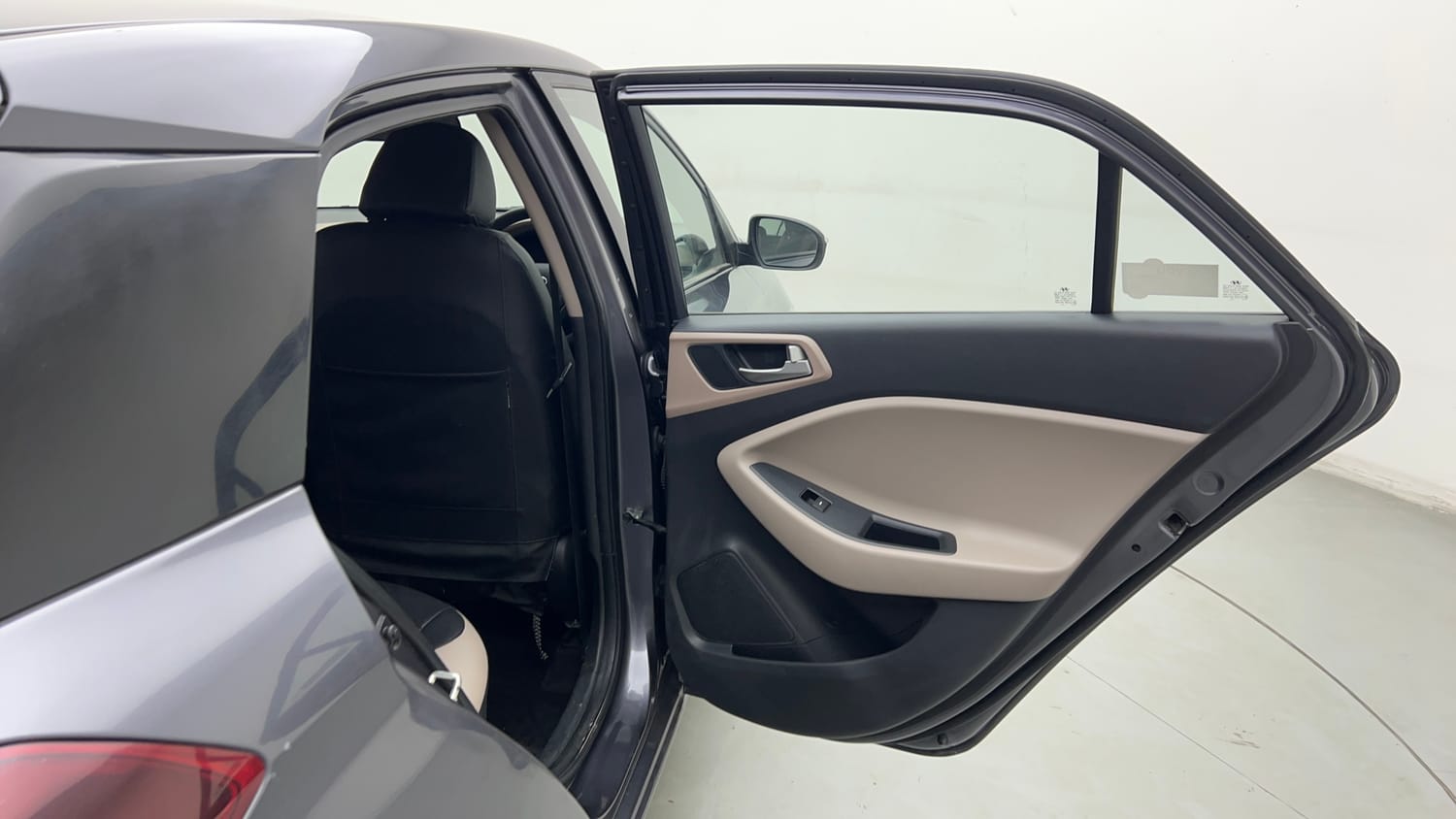 Used 2020 Hyundai Elite i20 Sportz Plus 1.2 Petrol Manual interior RIGHT REAR DOOR OPEN VIEW
