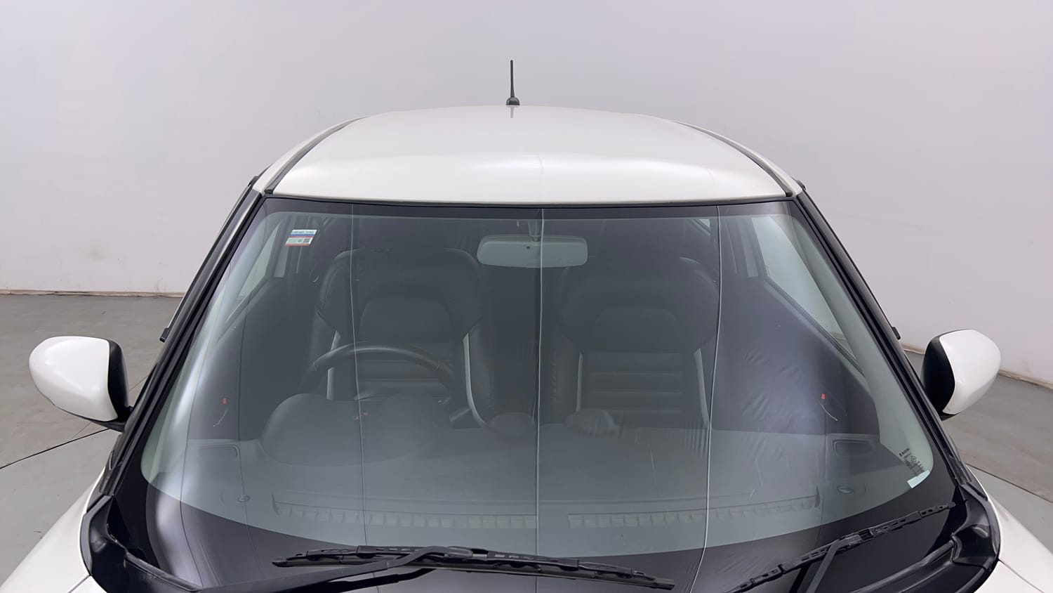 Used 2019 Maruti Suzuki Swift ZXi Plus Petrol Manual exterior FRONT WINDSHIELD VIEW