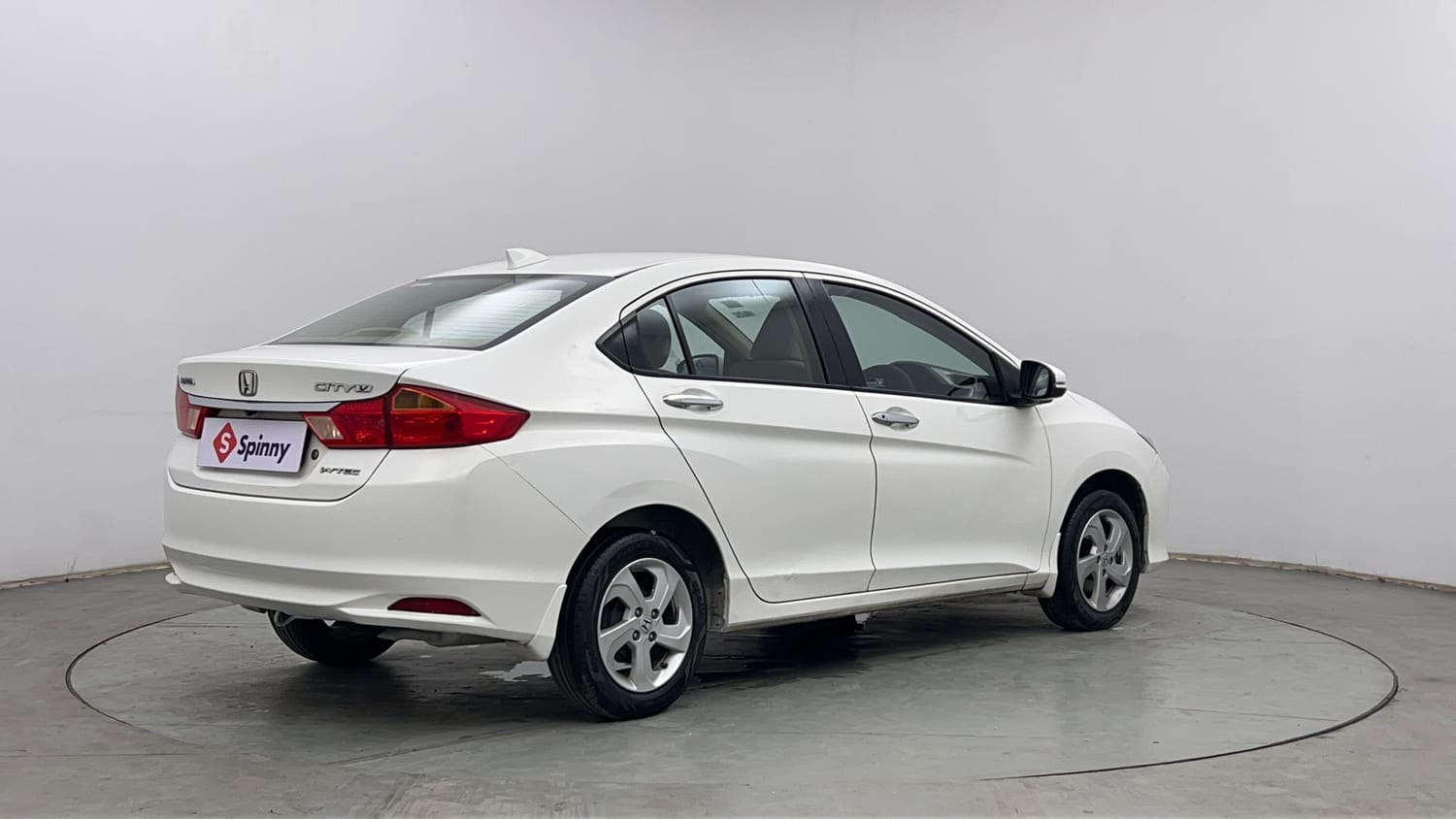 Used 2017 Honda City V Petrol Manual exterior RIGHT REAR CORNER VIEW