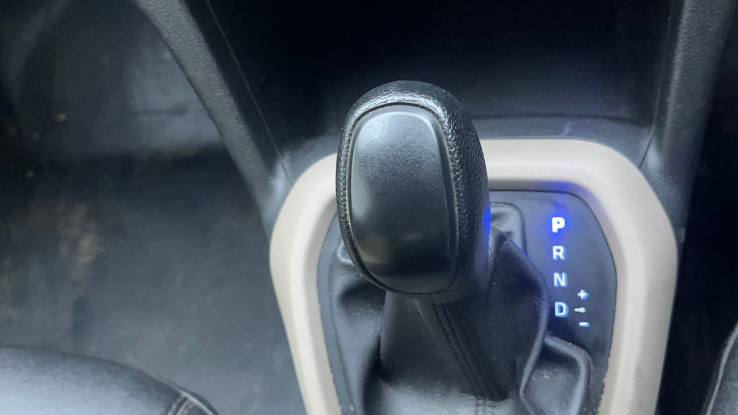 Used 2018 Hyundai Grand i10 Magna AT 1.2 Kappa VTVT Petrol Automatic interior GEAR  KNOB VIEW
