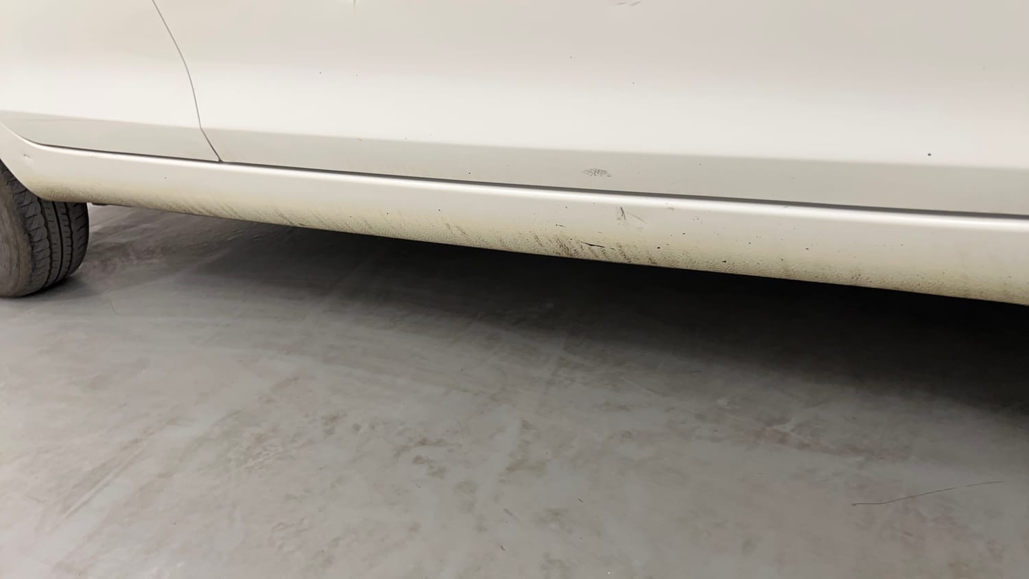 Used 2015 Maruti Suzuki Swift VXi Petrol Manual dents MINOR SCRATCH