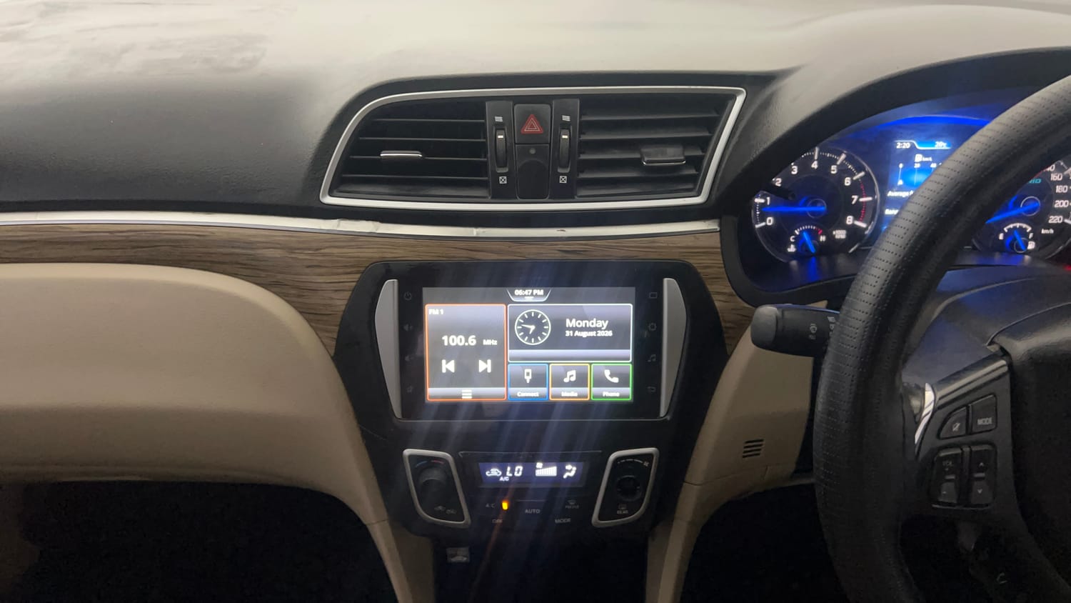 Used 2022 Maruti Suzuki Ciaz Alpha 1.5 Petrol Manual interior MUSIC SYSTEM & AC CONTROL VIEW