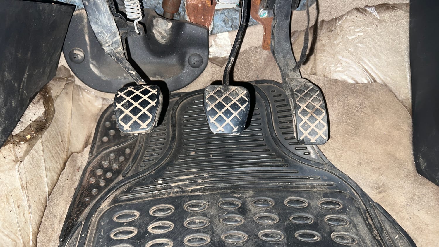 Used 2013 Volkswagen Polo Highline1.2L (P) Petrol Manual interior PEDALS VIEW