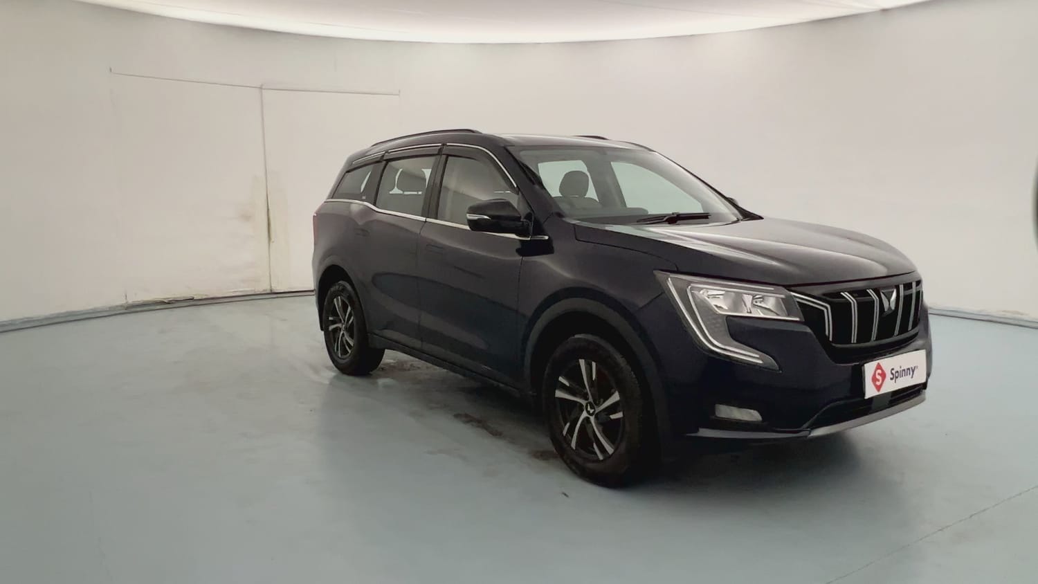 Used 2023 Mahindra XUV700 AX 3 Diesel MT 7 STR Diesel Manual exterior RIGHT FRONT CORNER VIEW