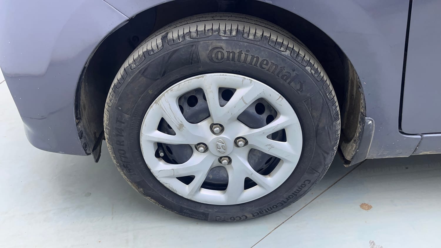 Used 2018 Hyundai Grand i10 Magna AT 1.2 Kappa VTVT Petrol Automatic tyres LEFT FRONT TYRE RIM VIEW