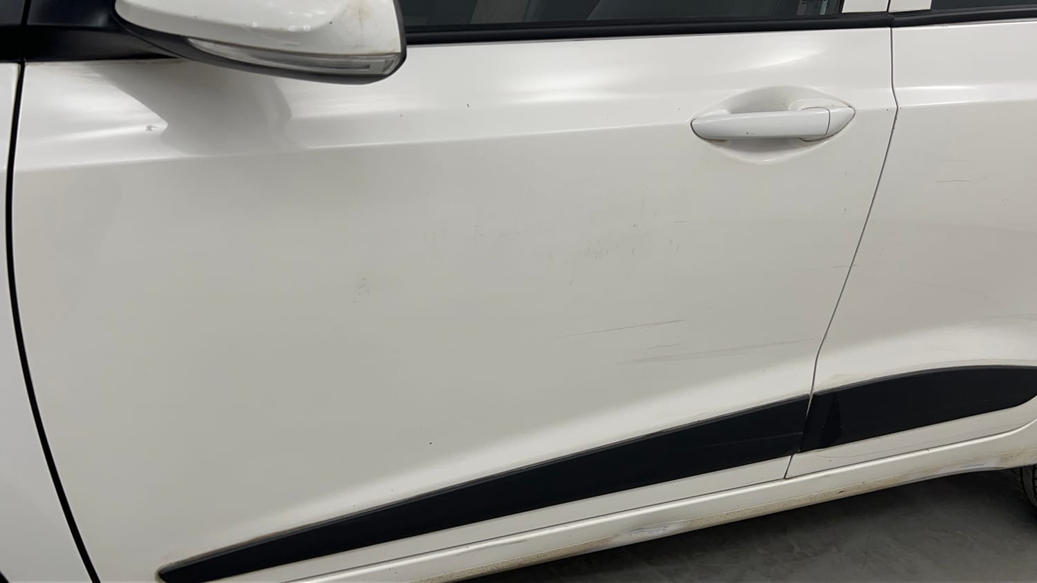 Used 2018 Hyundai Grand i10 Sportz AT 1.2 Kappa VTVT Petrol Automatic dents MINOR DENT