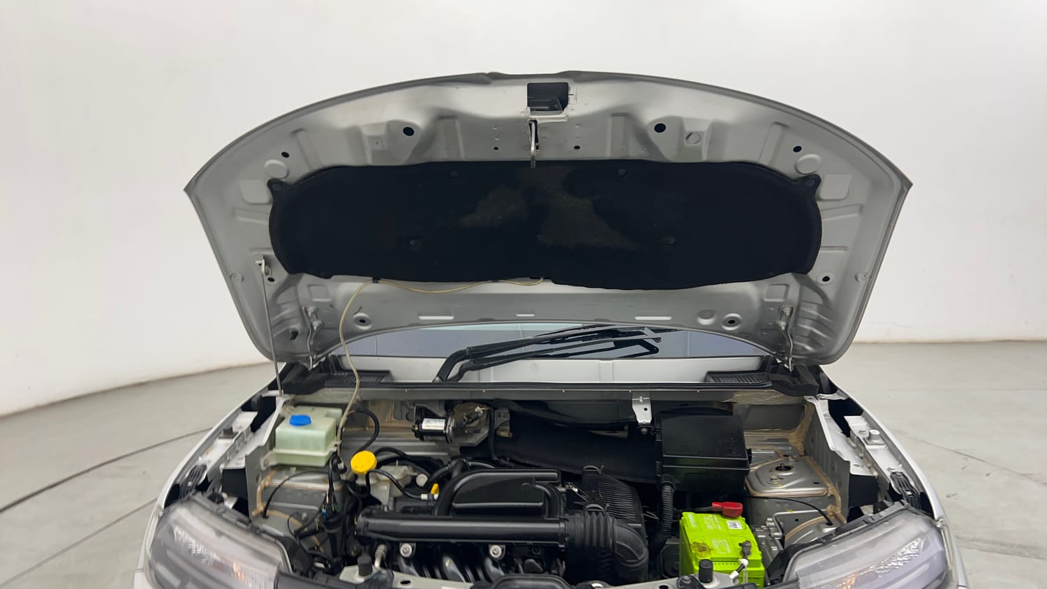Used 2021 Renault Kwid RXT 1.0 AMT Opt Petrol Automatic engine ENGINE & BONNET OPEN FRONT VIEW