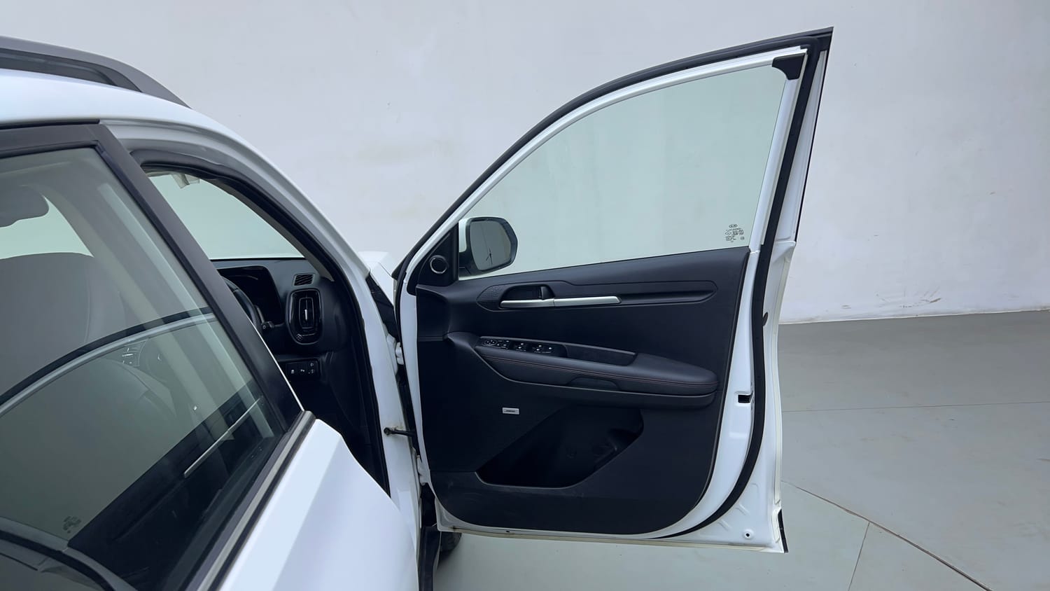 Used 2020 Kia Sonet GTX Plus 1.5 Diesel Manual interior RIGHT FRONT DOOR OPEN VIEW