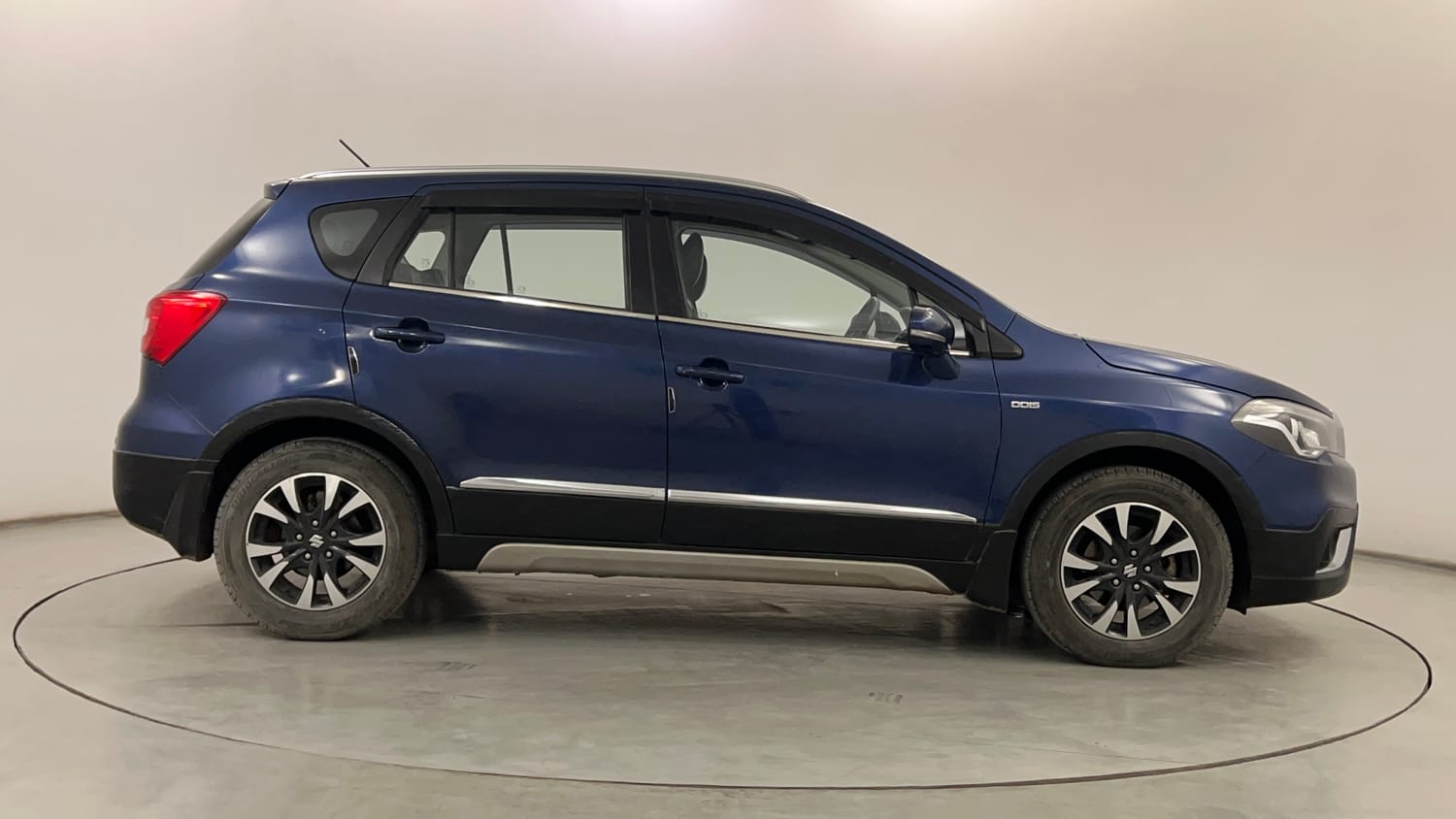 Used 2017 Maruti Suzuki S-Cross Alpha 1.3 Diesel Manual exterior RIGHT SIDE VIEW