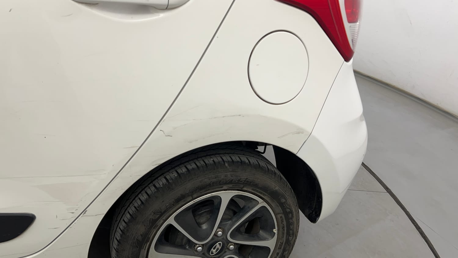 Used 2018 Hyundai Grand i10 Sportz AT 1.2 Kappa VTVT Petrol Automatic dents MINOR DENT