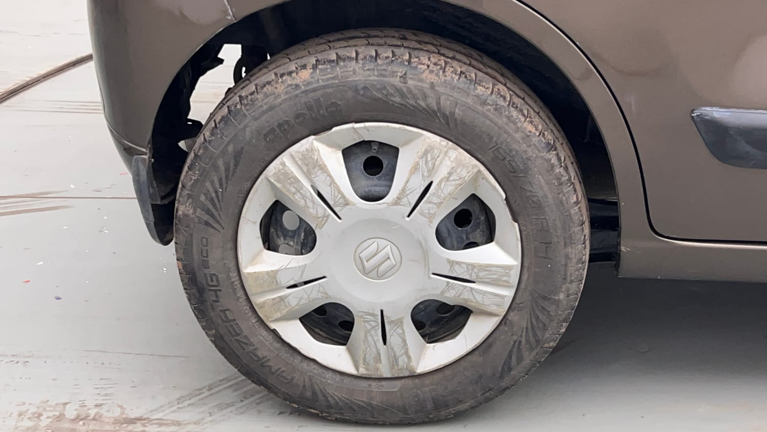 Used 2017 Maruti Suzuki Wagon R VXI Petrol Manual tyres RIGHT REAR TYRE RIM VIEW