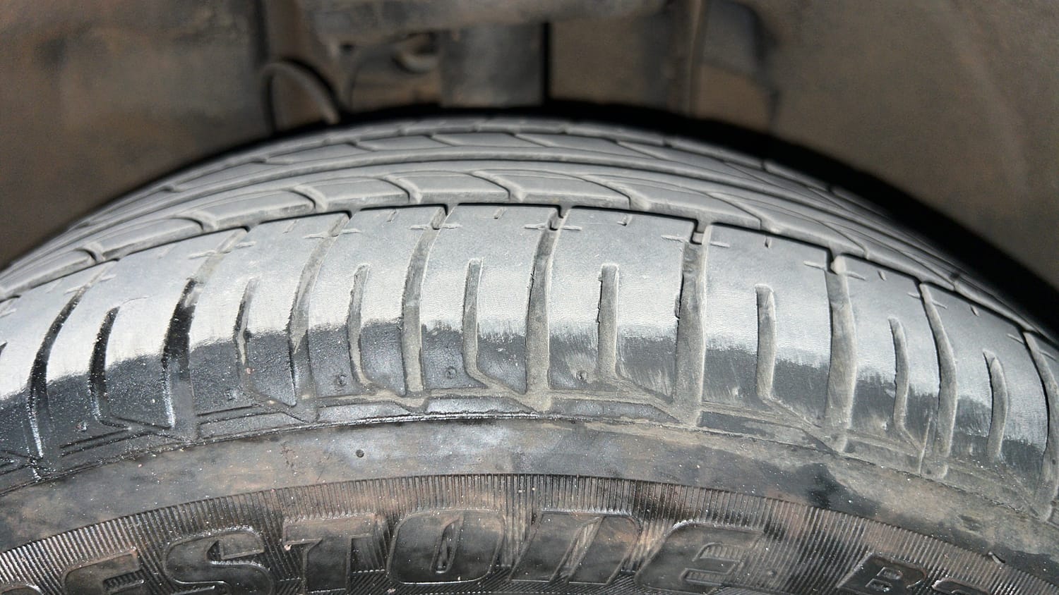 Used 2024 Tata Tiago XT Petrol Manual tyres LEFT FRONT TYRE TREAD VIEW