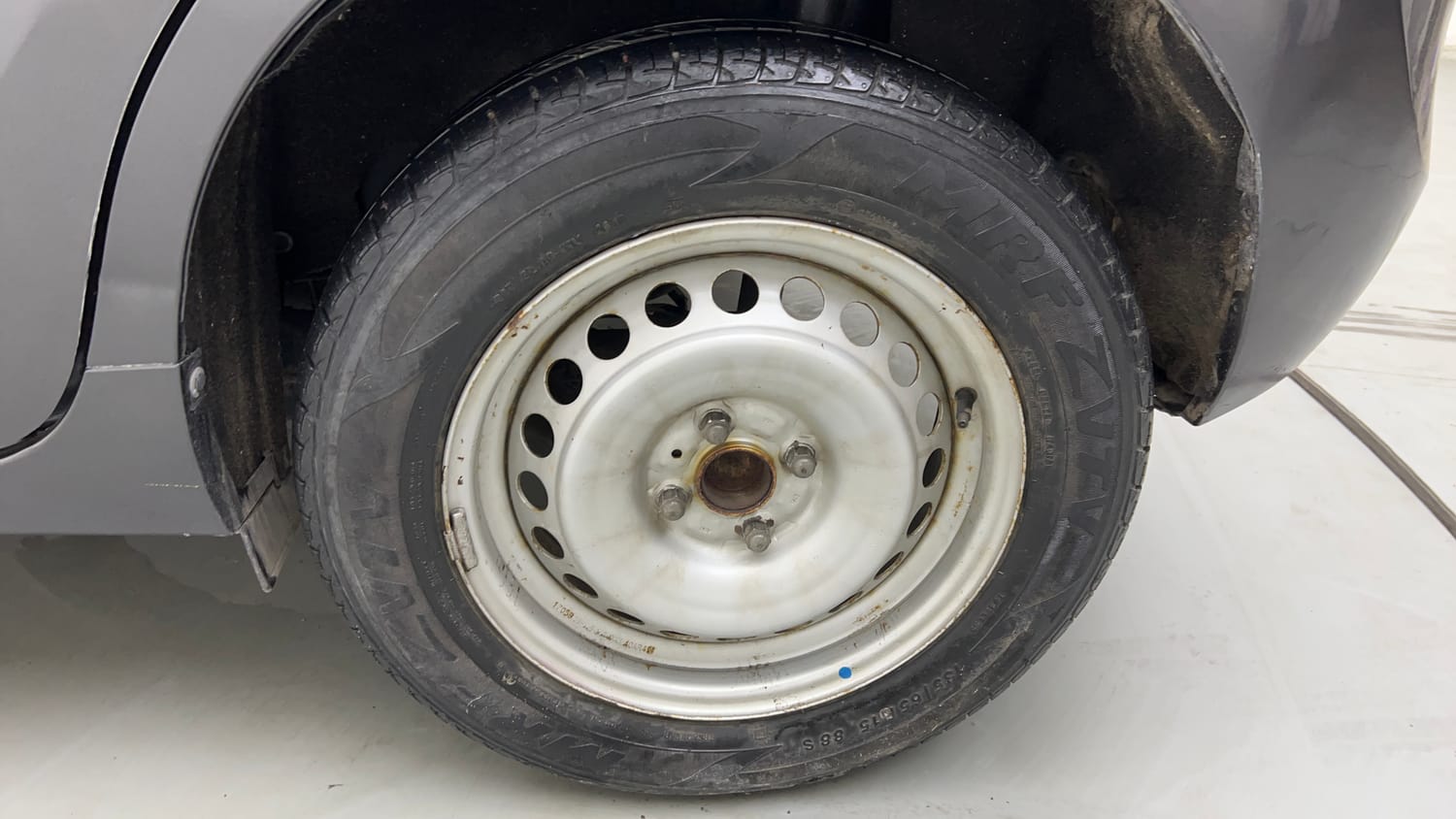 Used 2017 Maruti Suzuki Baleno Sigma 1.2 Petrol Manual tyres LEFT REAR TYRE RIM VIEW