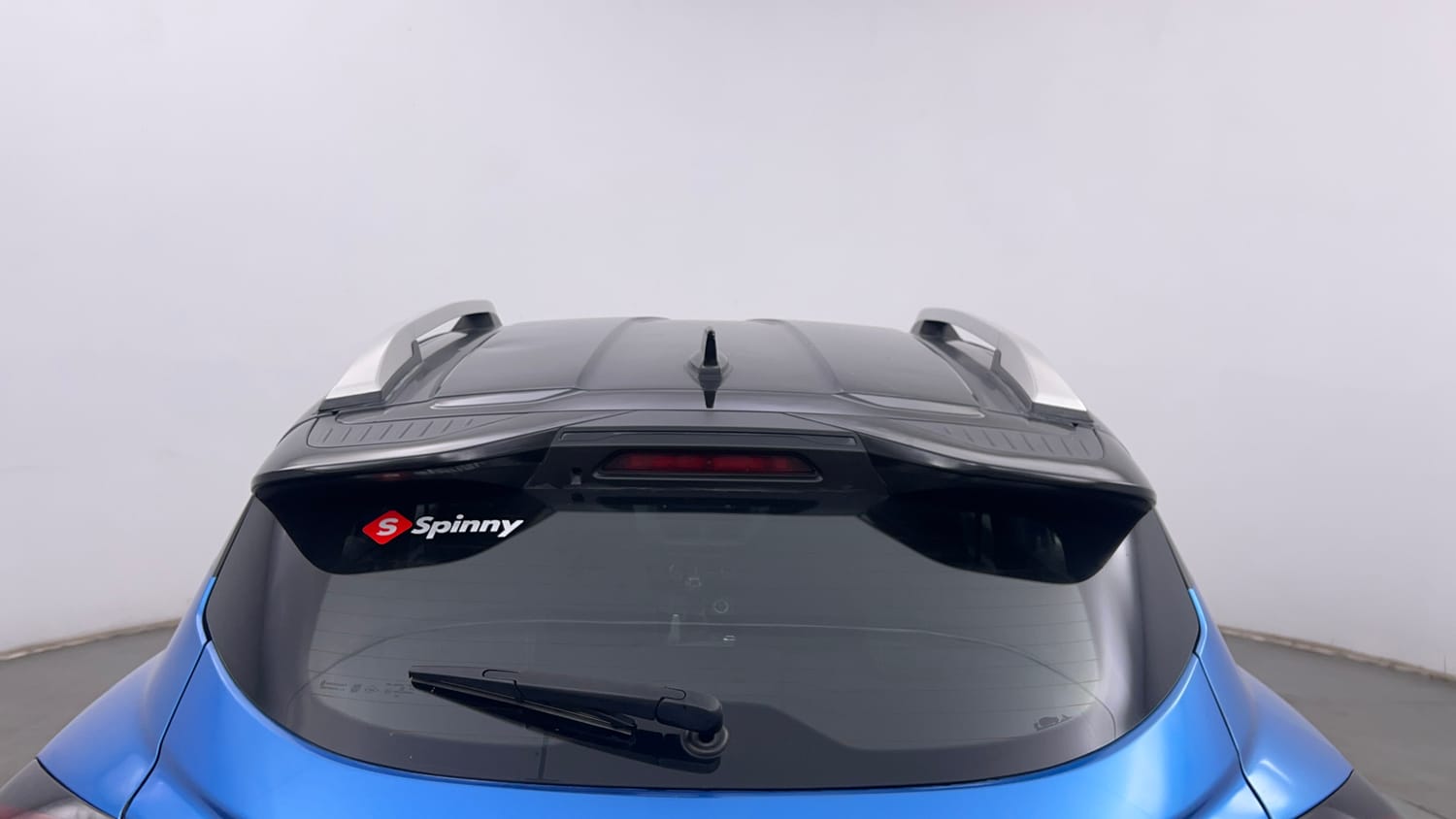 Used 2023 Renault Kiger RXZ 1.0 Turbo MT Dual Tone Petrol Manual exterior BACK WINDSHIELD VIEW
