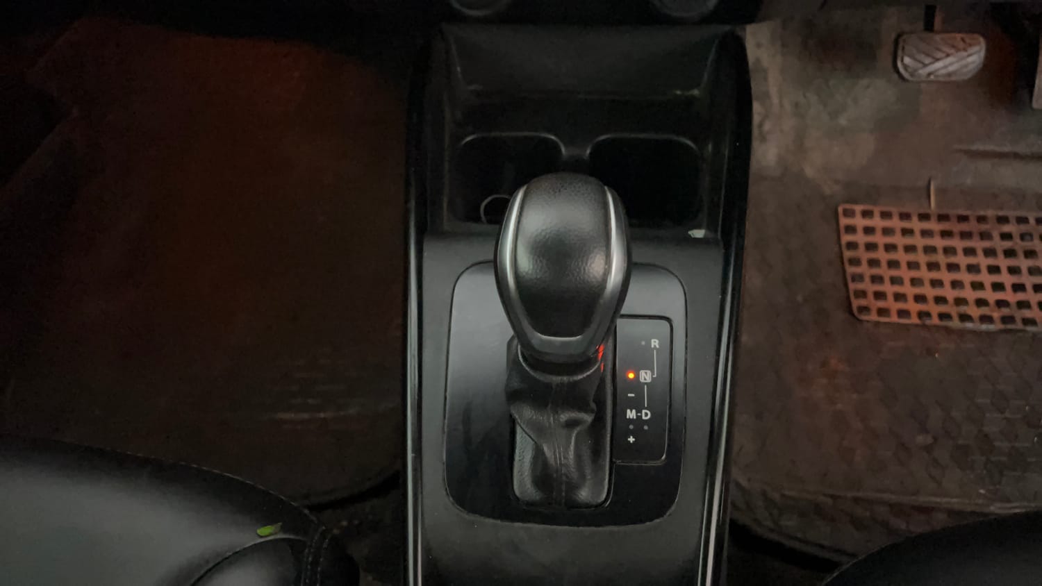 Used 2022 Toyota Glanza V AMT Petrol Automatic interior GEAR  KNOB VIEW