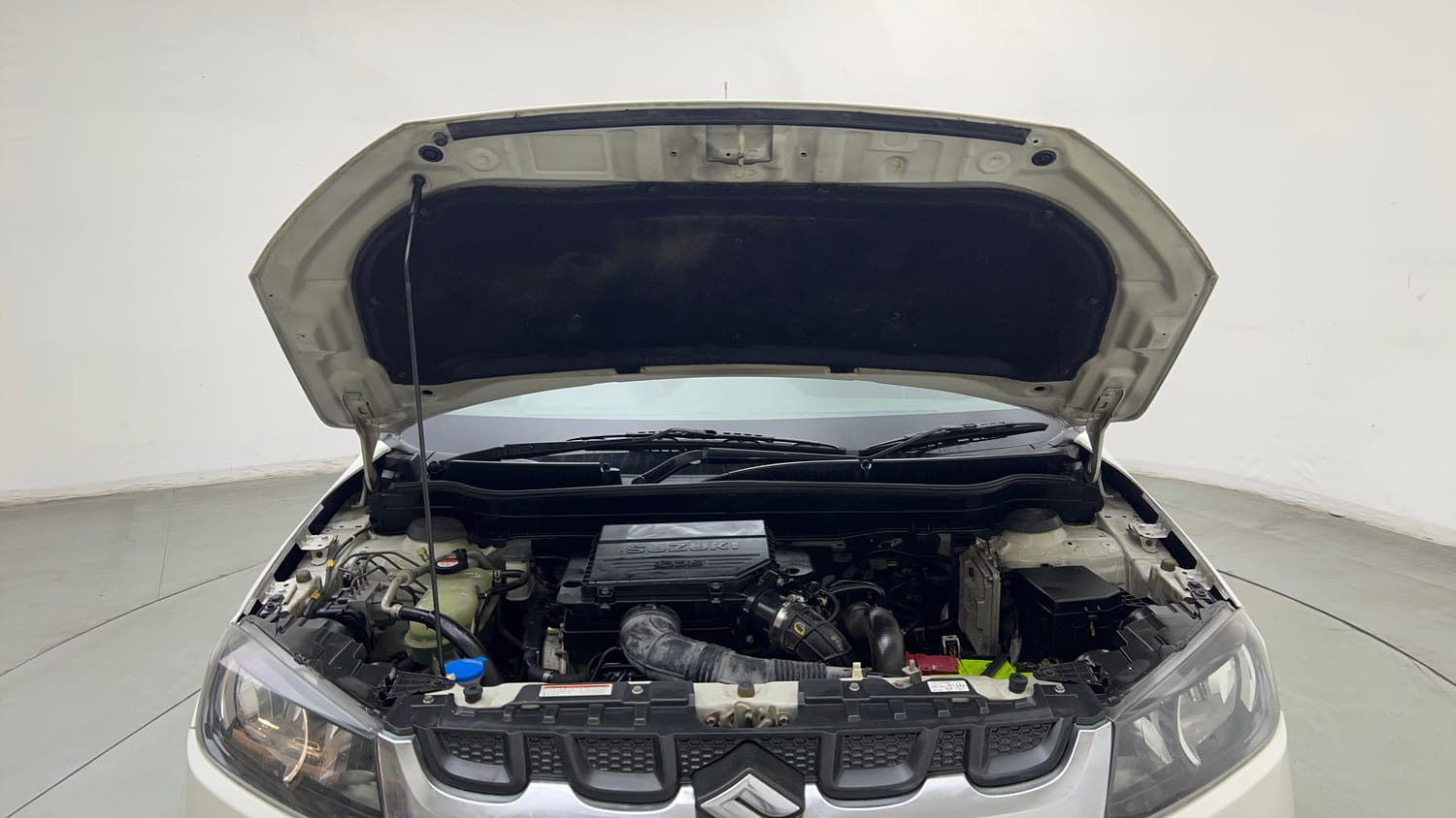 Used 2018 maruti-suzuki Vitara Brezza VDi AGS Diesel Automatic engine ENGINE & BONNET OPEN FRONT VIEW