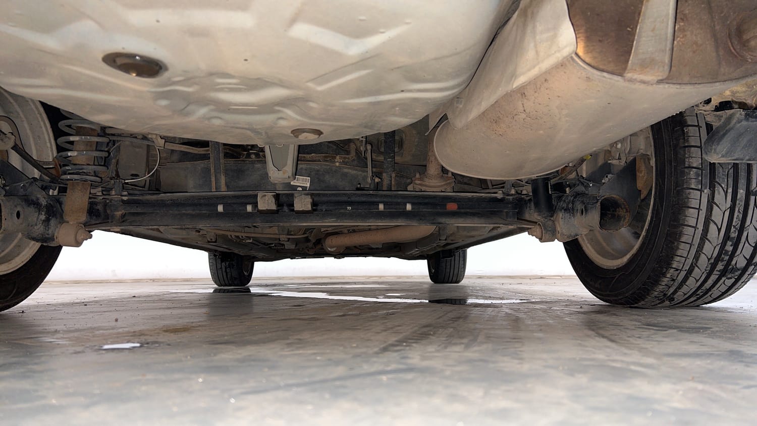 Used 2017 Toyota Corolla Altis VL CVT Petrol Petrol Automatic extra REAR UNDERBODY VIEW (TAKEN FROM REAR)