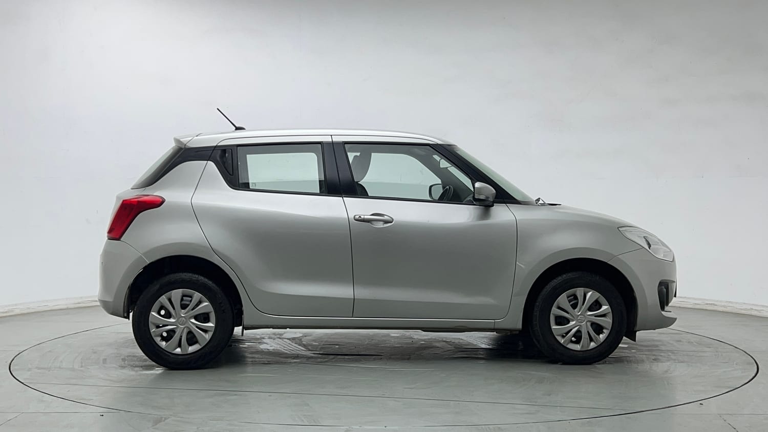 Used 2022 Maruti Suzuki Swift VXi AMT Petrol Automatic exterior RIGHT SIDE VIEW