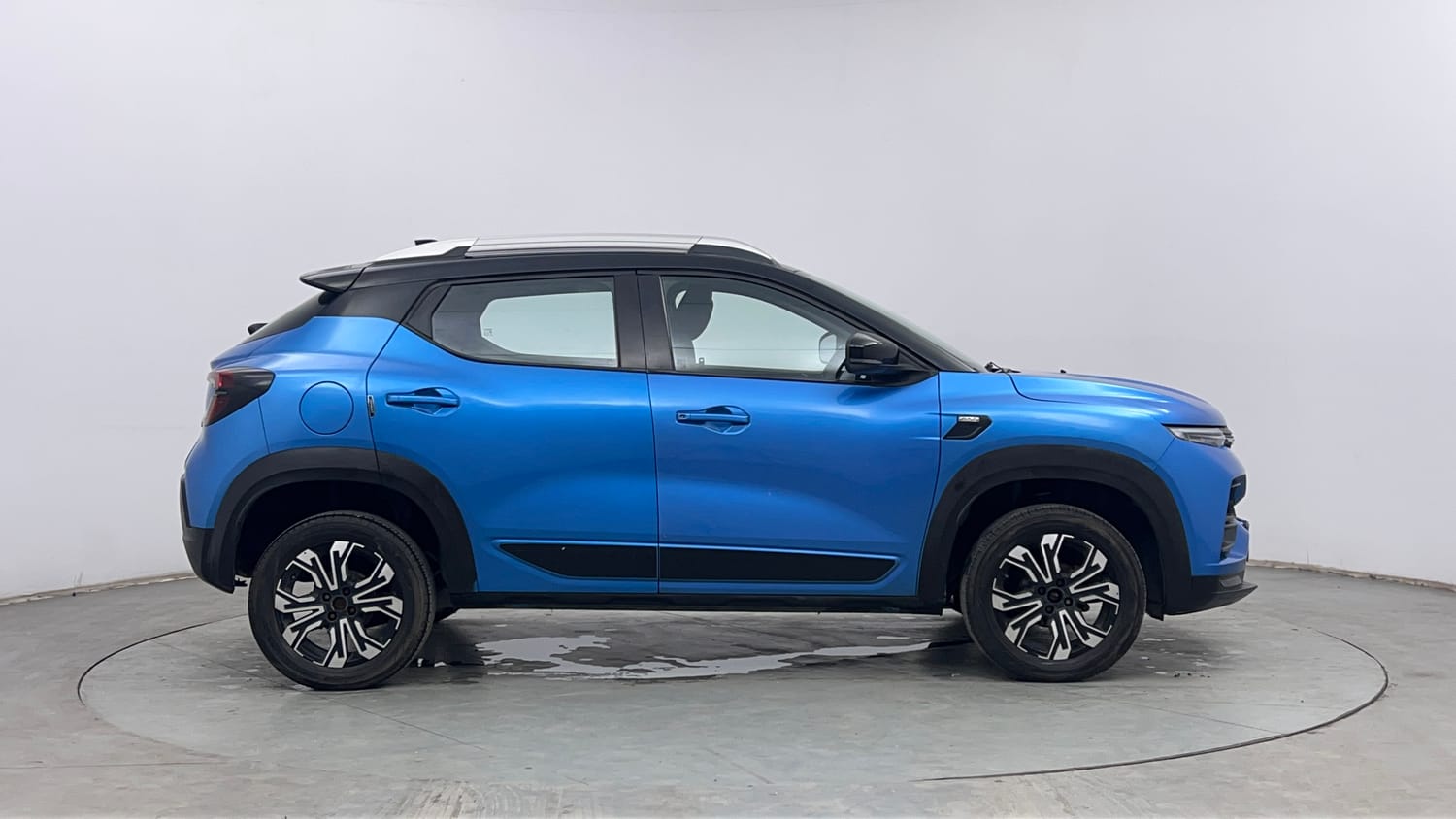 Used 2023 Renault Kiger RXZ 1.0 Turbo MT Dual Tone Petrol Manual exterior RIGHT SIDE VIEW