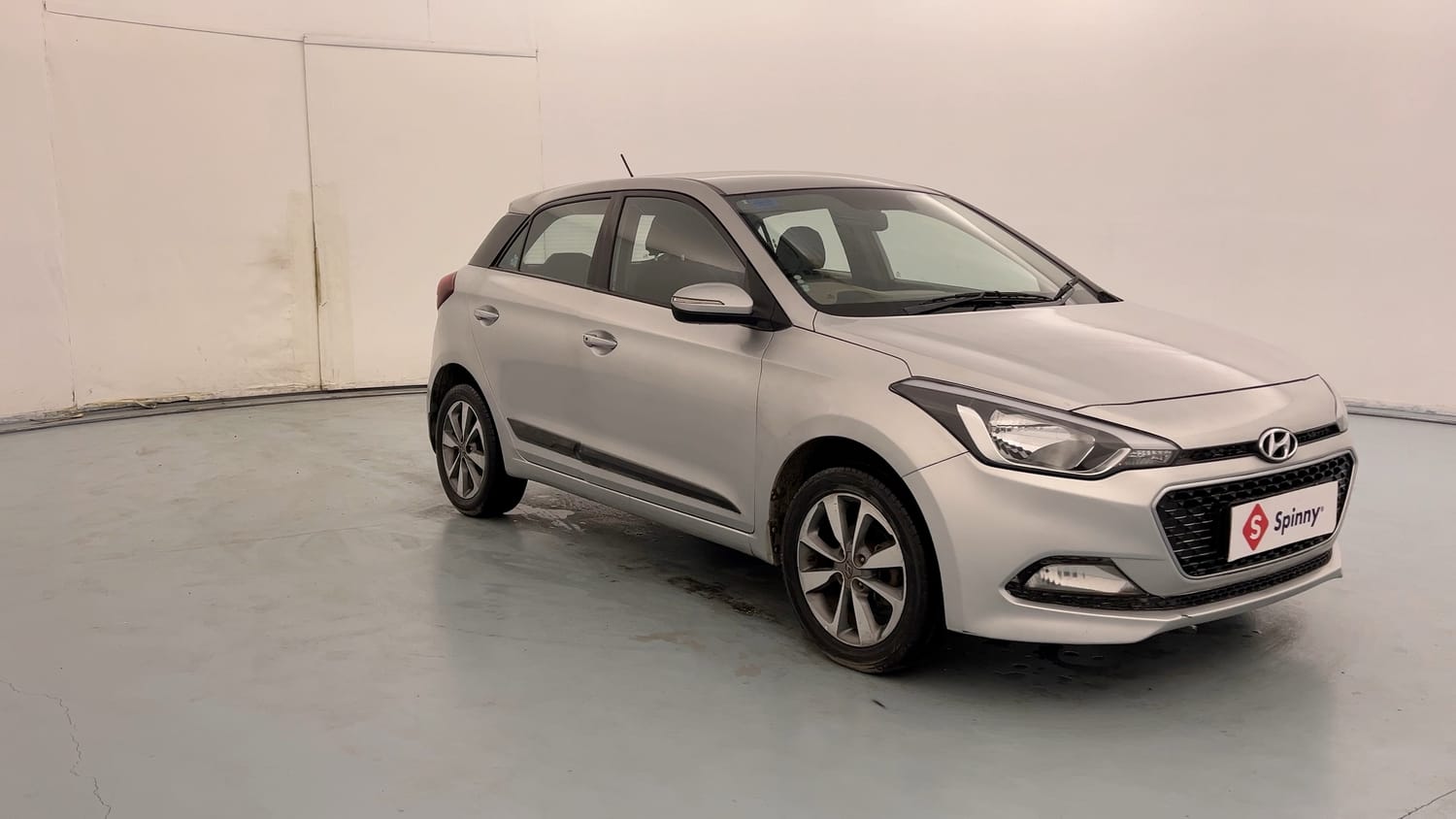 Used 2014 Hyundai Elite i20 Sportz 1.2 Petrol Manual exterior RIGHT FRONT CORNER VIEW