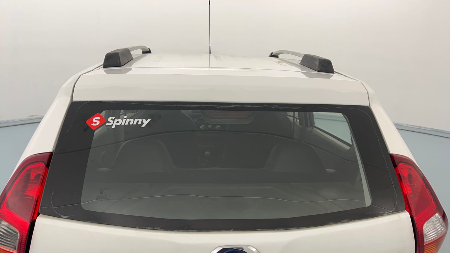 Used 2016 Datsun Redi-GO S Petrol Manual exterior BACK WINDSHIELD VIEW