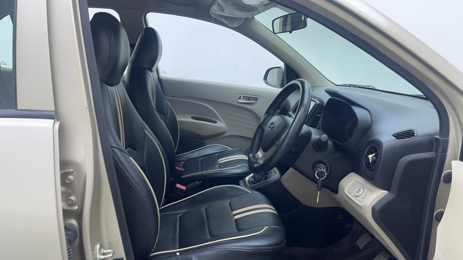Used 2019 Hyundai Santro Asta Petrol Manual interior RIGHT SIDE FRONT DOOR CABIN VIEW