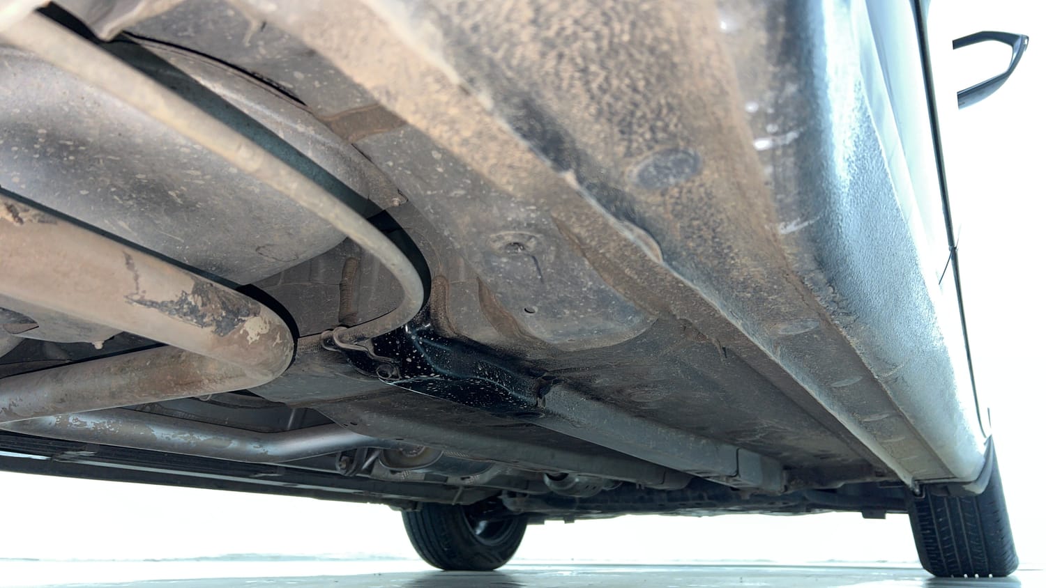 Used 2025 Hyundai Verna SX 1.5 Petrol IVT Petrol Automatic extra REAR RIGHT UNDERBODY VIEW