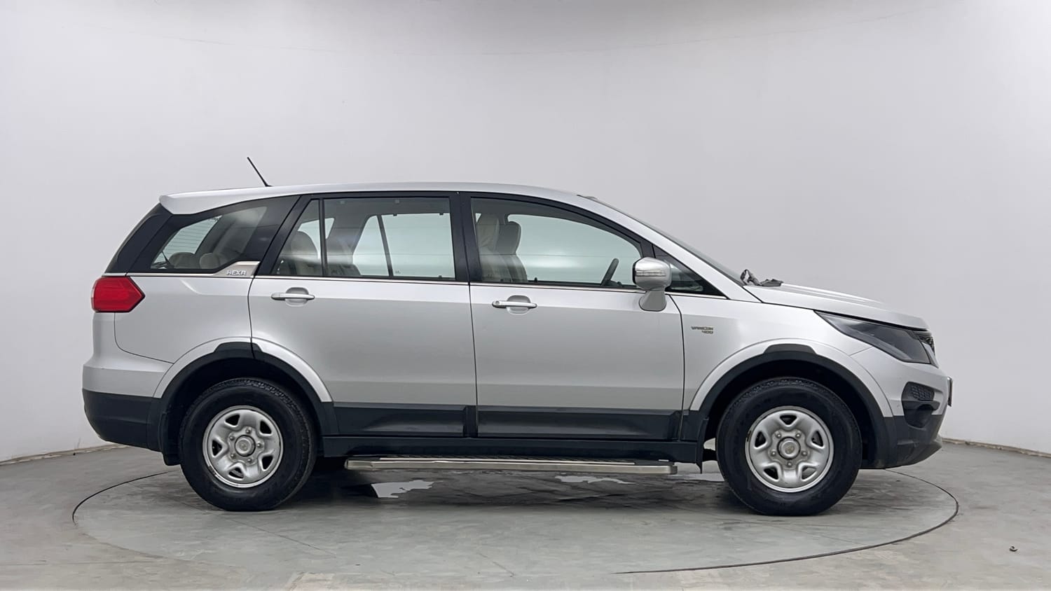 Used 2017 Tata Hexa XM 4x2 7 STR Diesel Manual exterior RIGHT SIDE VIEW