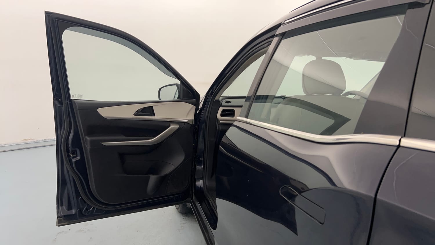 Used 2023 Mahindra XUV700 AX 3 Diesel MT 7 STR Diesel Manual interior LEFT FRONT DOOR OPEN VIEW