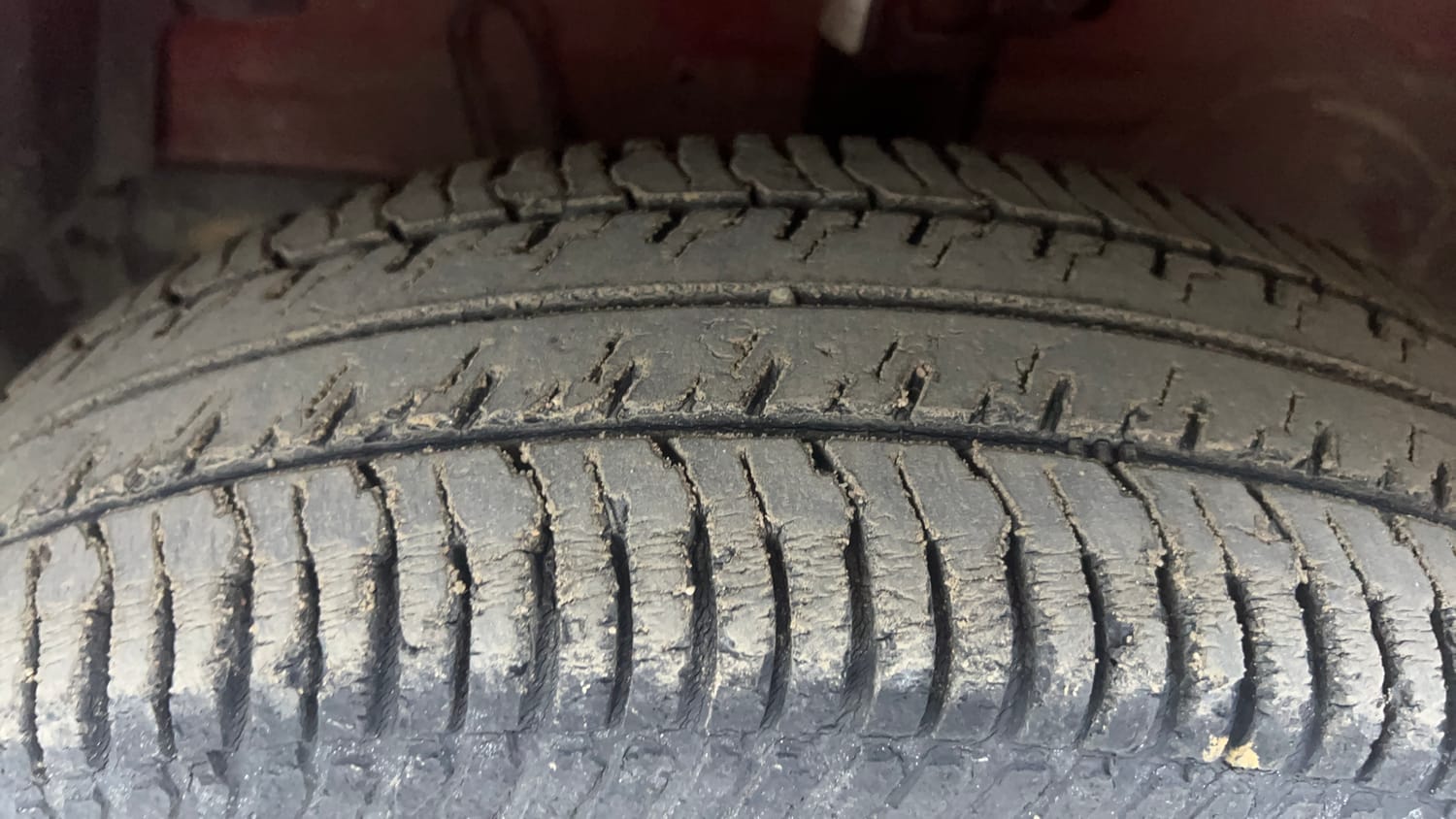 Used 2015 Maruti Suzuki Swift VXi Petrol Manual tyres LEFT FRONT TYRE TREAD VIEW