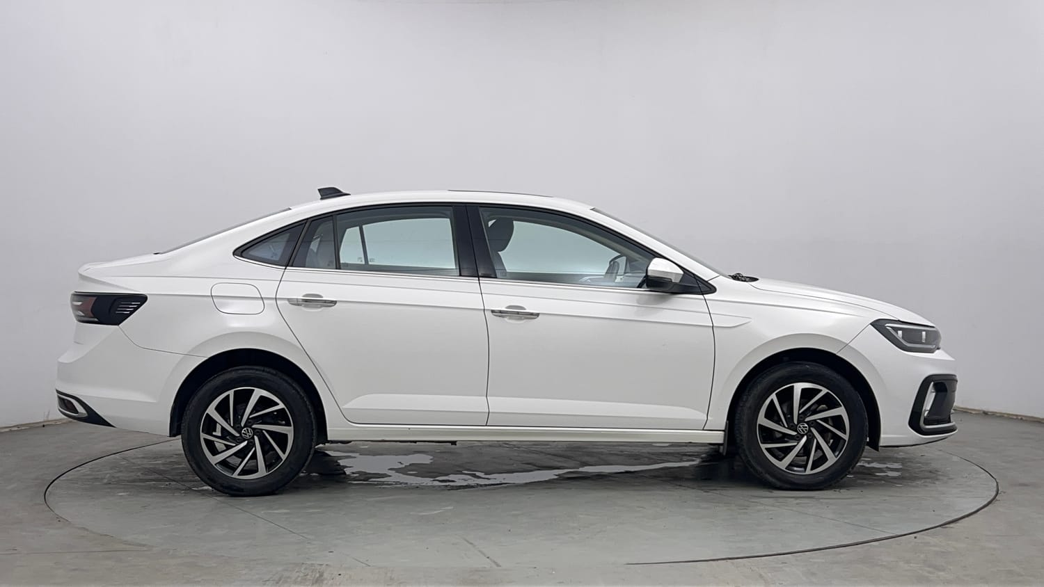 Used 2024 Volkswagen Virtus Topline 1.0 TSI AT Petrol Automatic exterior RIGHT SIDE VIEW