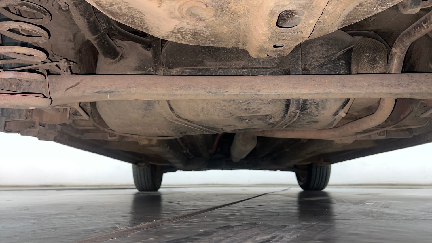 Used 2017 Maruti Suzuki Swift ZXi Petrol Manual extra REAR UNDERBODY VIEW (TAKEN FROM REAR)
