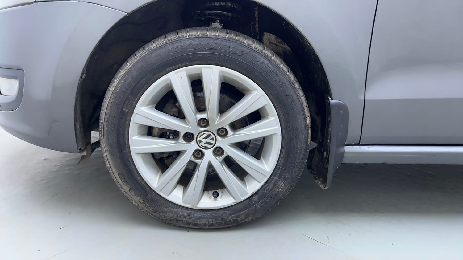Used 2013 Volkswagen Polo Highline1.2L (P) Petrol Manual tyres LEFT FRONT TYRE RIM VIEW
