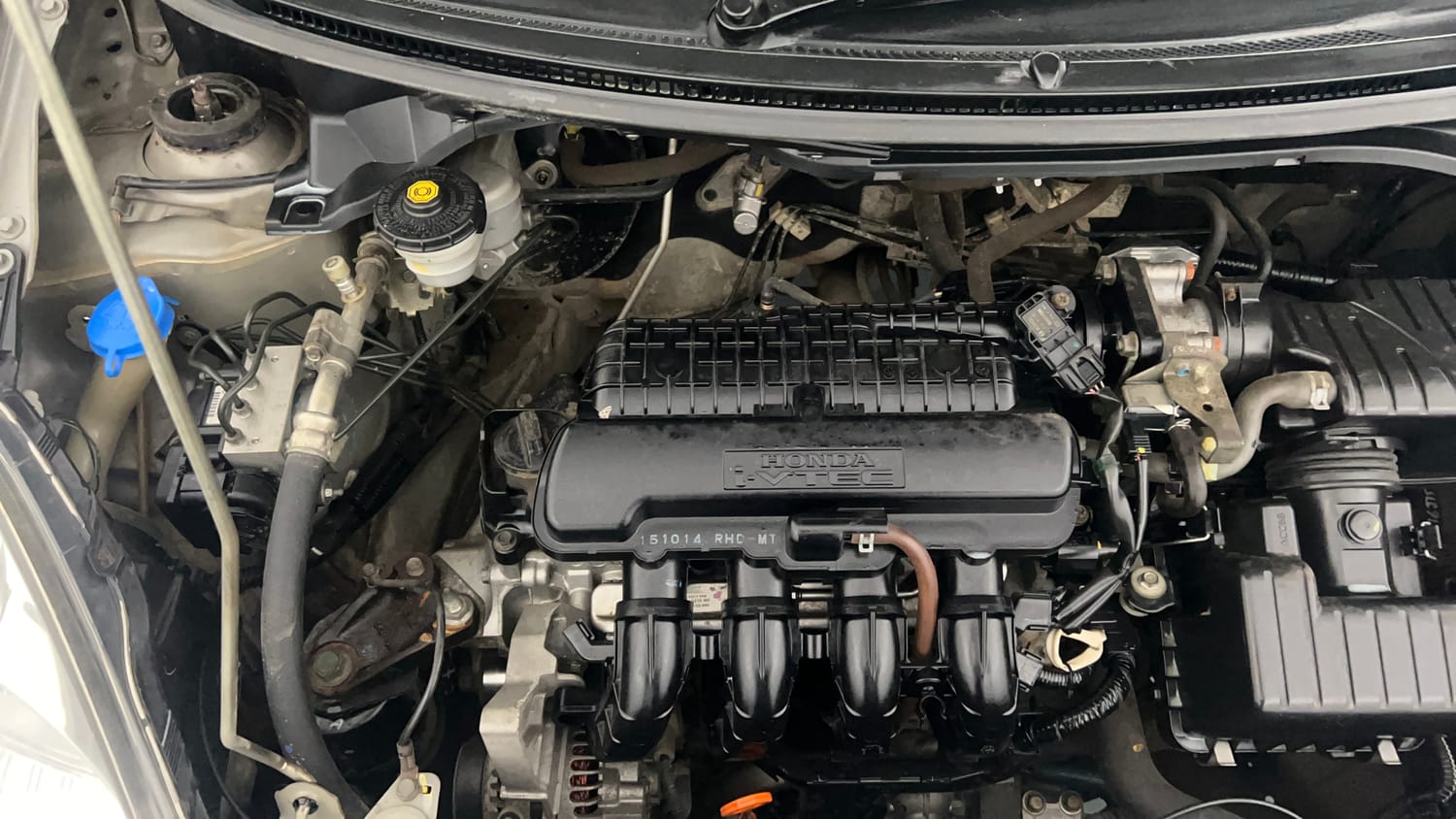 Used 2016 Honda Amaze 1.2 VX i-VTEC Petrol Manual engine ENGINE RIGHT SIDE VIEW
